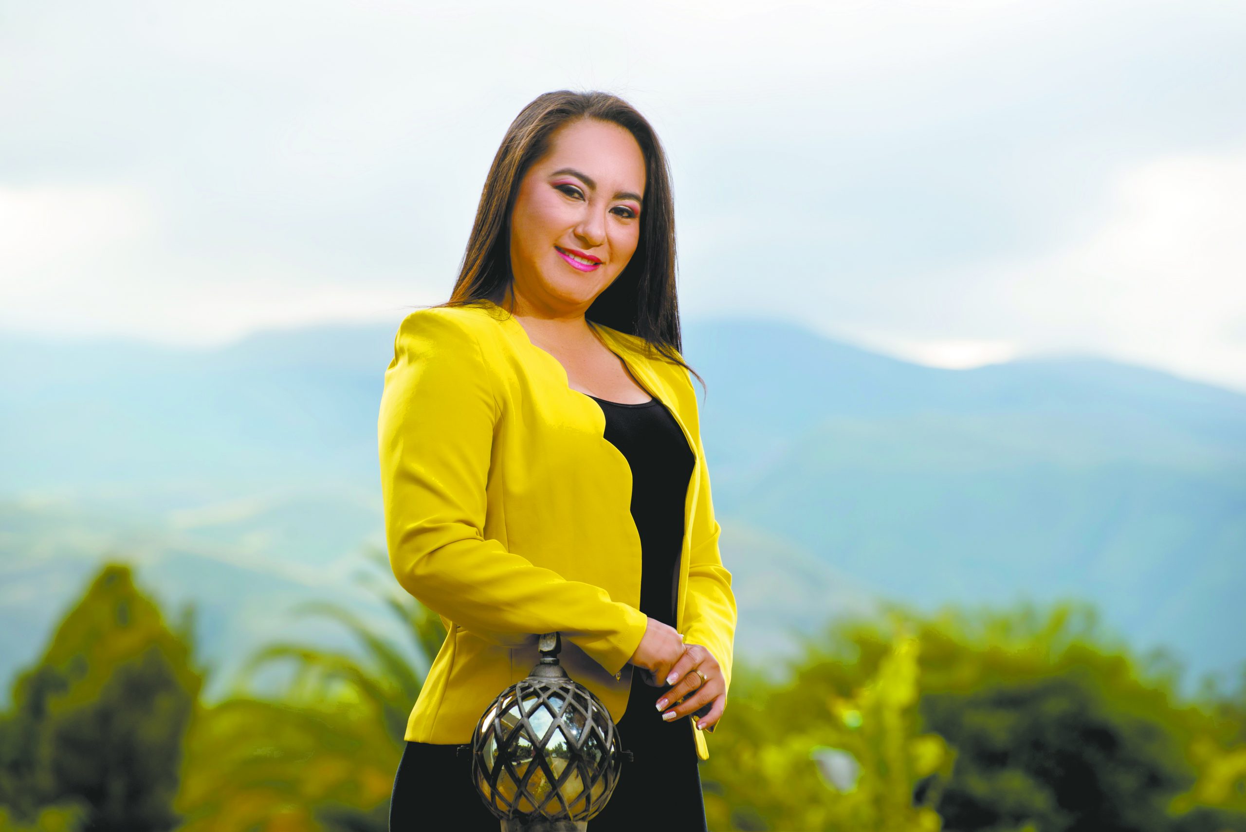Danitza Soliz, Presidente de Tomayapo: LA DAMA DE HIERRO