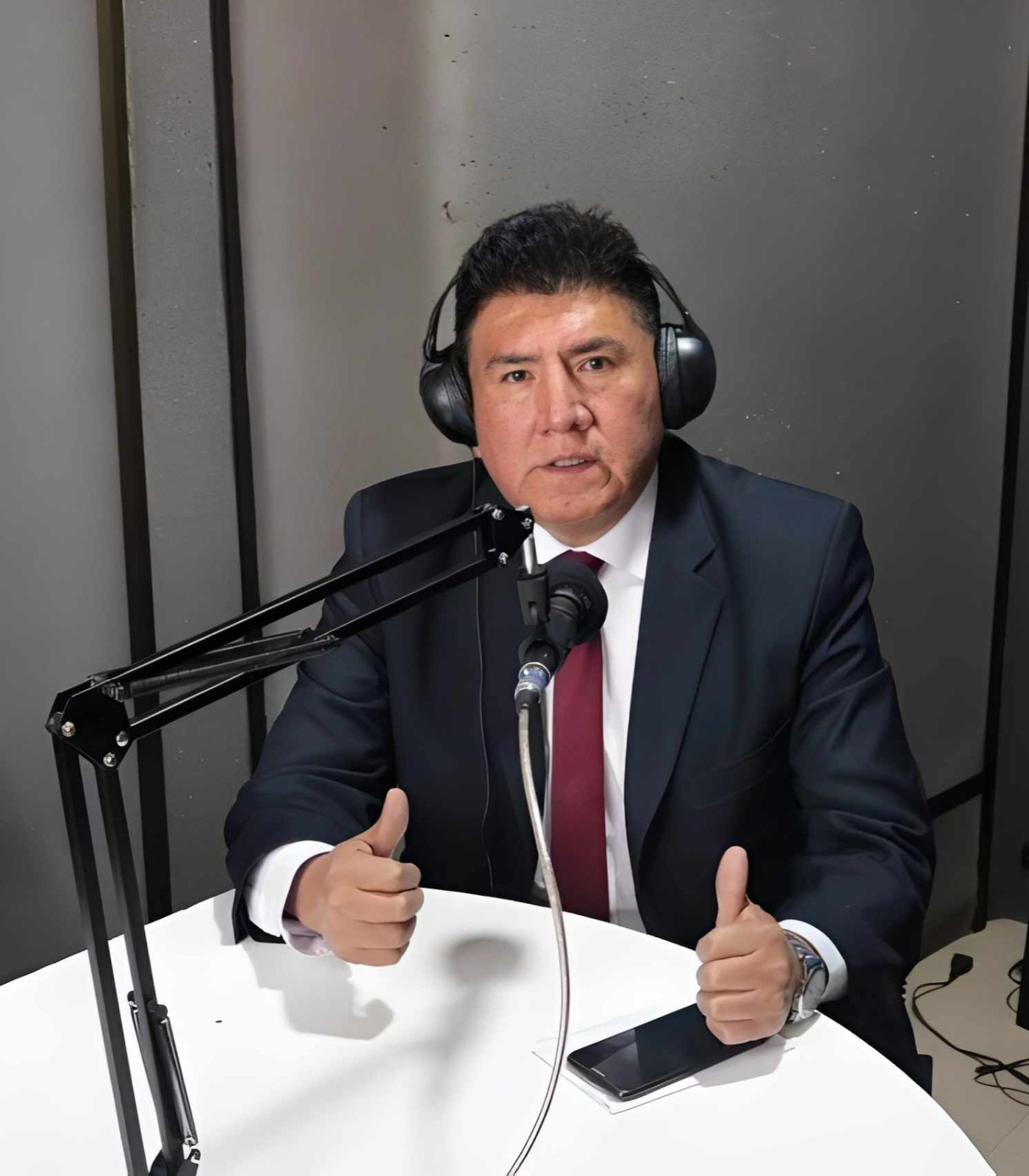 LOS 30 DE ÁNGEL REYNAGA