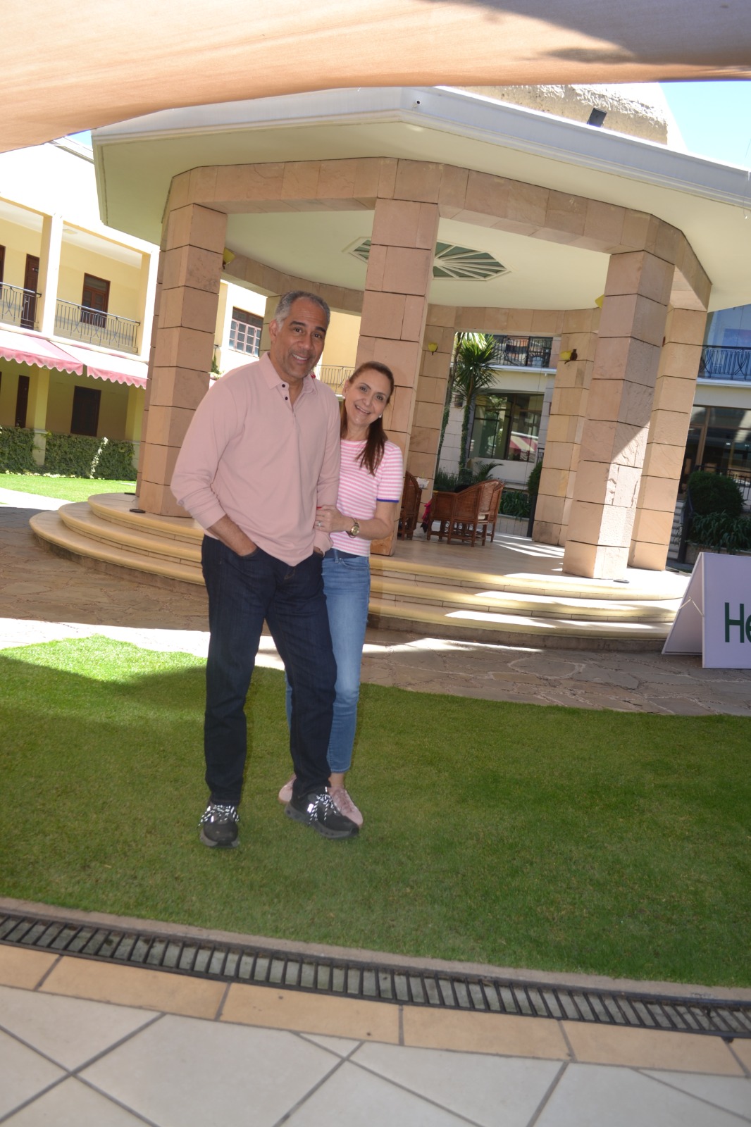 Julio Luque Ferro jugando golf en Cochabamba